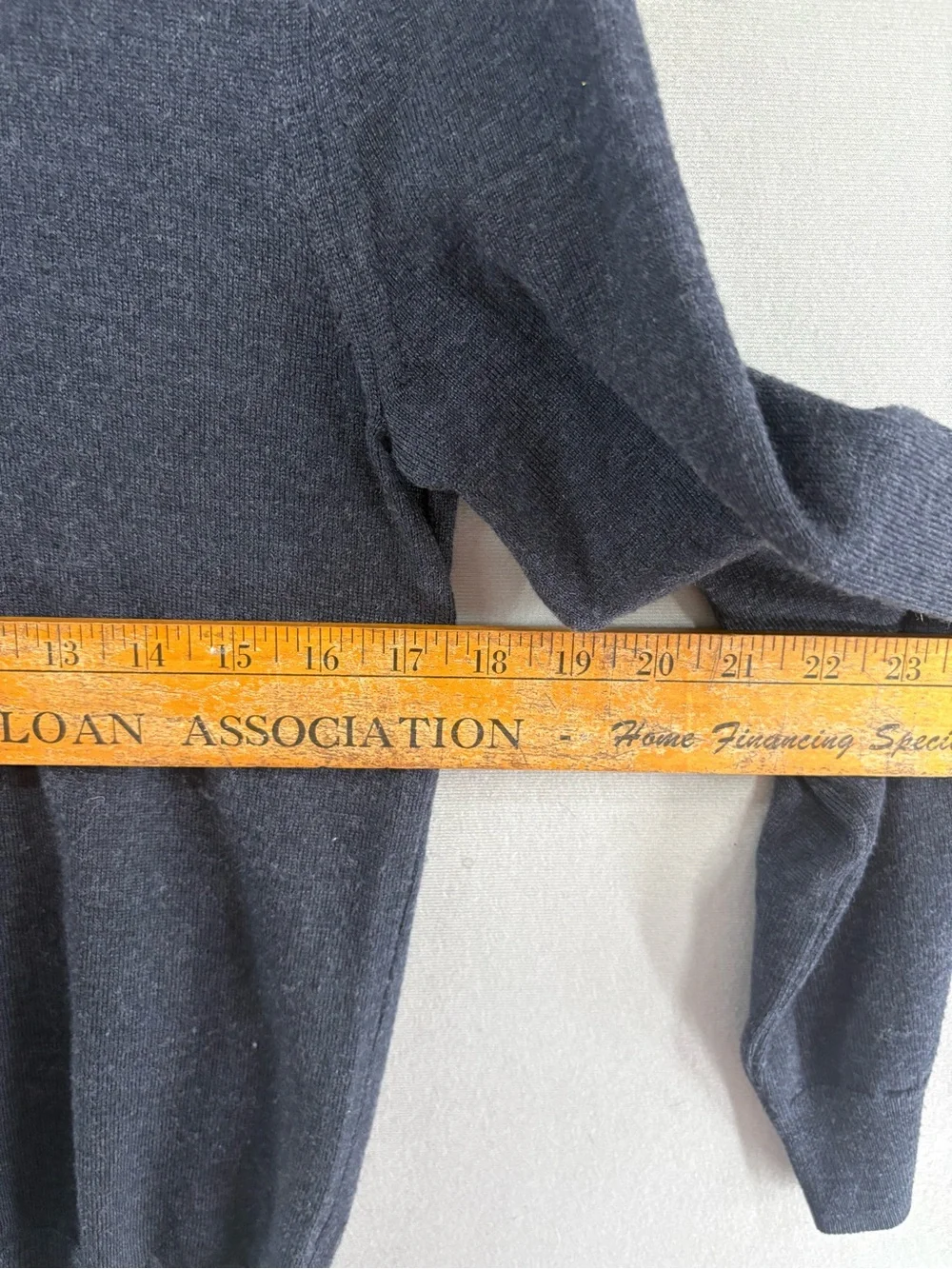 J Crew Merino Wool V Neck Gray Sweater Mens Size Small Classic